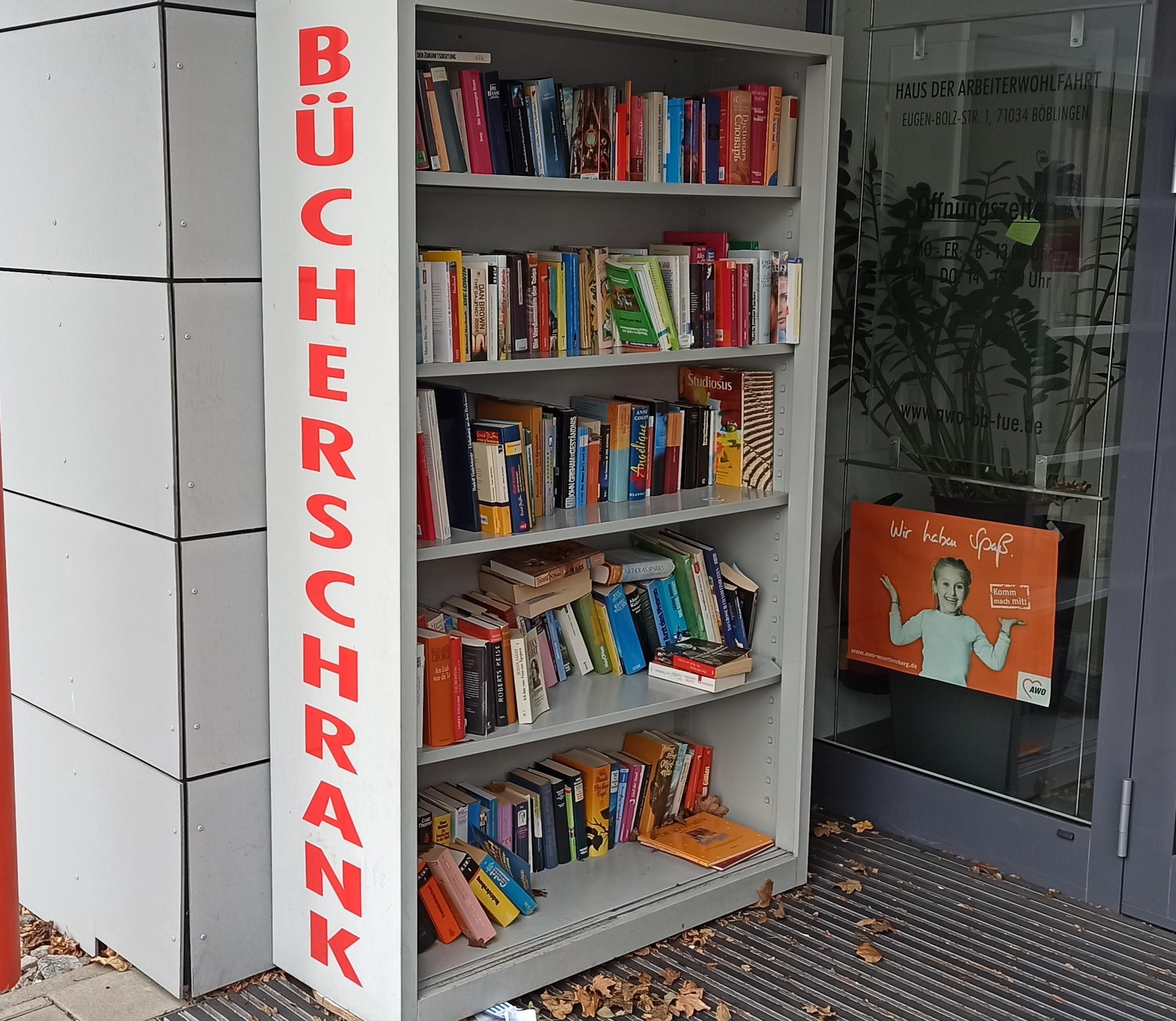 Einleitungsbild Bücherschrank